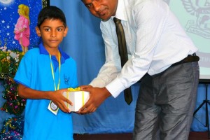 Prize giving at IELTS SRI Lanka – IELTS Sri Lanka (12)