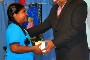 Prize giving at IELTS SRI Lanka – IELTS Sri Lanka (21)
